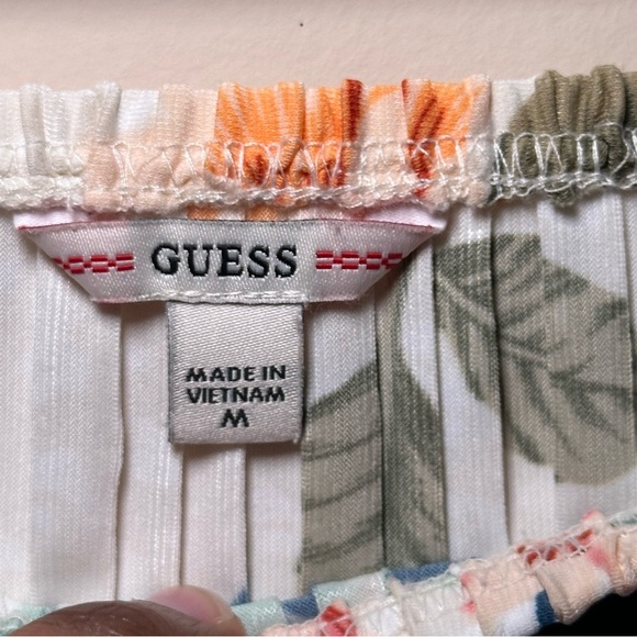 Guess Floral Off-Shoulder Tropical Top Size M - Picture 9 of 13